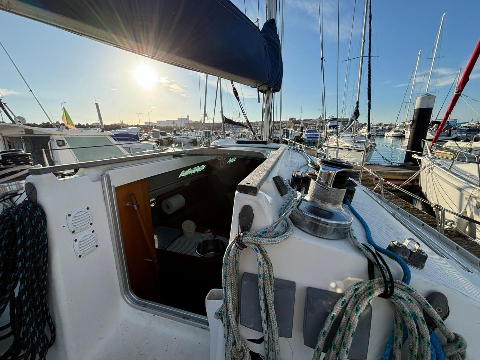 Barco A Vela Em Peniche - West Sailing Otel Dış mekan fotoğraf
